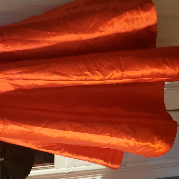 Gown - Picture 3 of 3